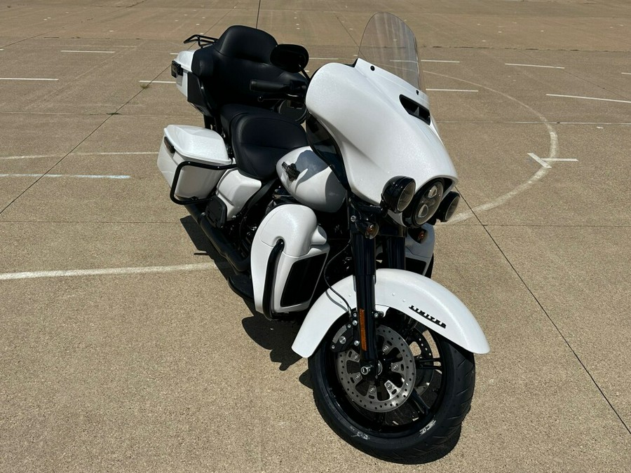 2024 Harley-Davidson Ultra Limited White Onyx Pearl - Black Finish