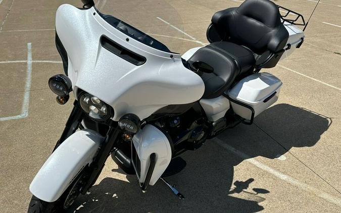 2024 Harley-Davidson Ultra Limited White Onyx Pearl - Black Finish