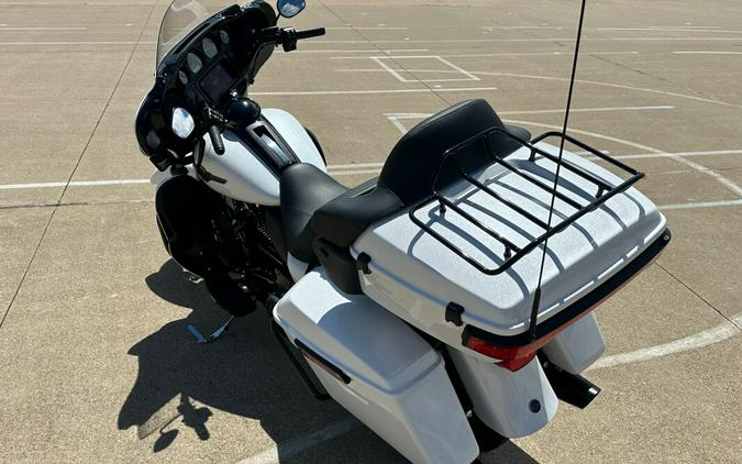 2024 Harley-Davidson Ultra Limited White Onyx Pearl - Black Finish