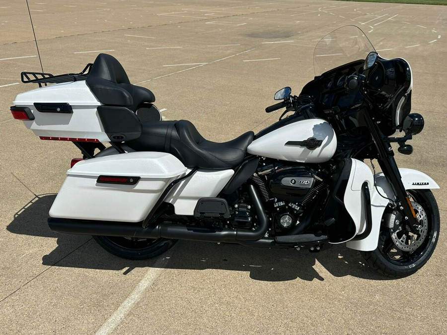 2024 Harley-Davidson Ultra Limited White Onyx Pearl - Black Finish