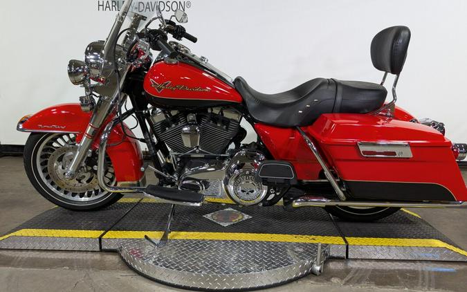 2010 Harley-Davidson Road King Scarlet Red/Vivid Black