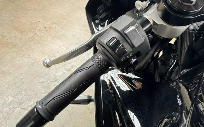 2025 Yamaha YZFR7SCB R7