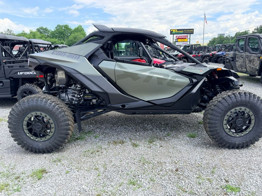 2026 Can-Am Maverick R X rc