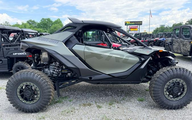 2026 Can-Am Maverick R X rc