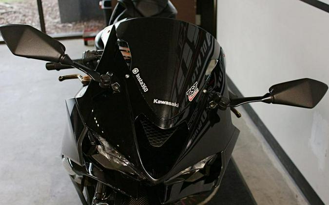 2024 Kawasaki Ninja® ZX™-6R Metallic Flat Spark Black/Ebony