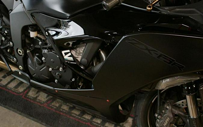 2024 Kawasaki Ninja® ZX™-6R Metallic Flat Spark Black/Ebony