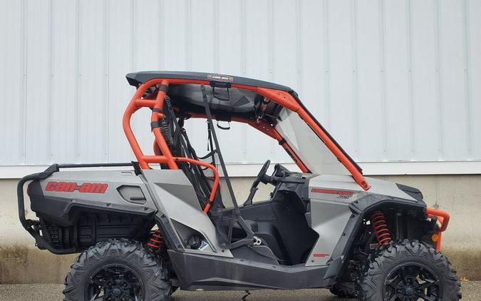 2018 Can-Am® Commander™ XT™ 1000R Brushed Aluminum & Can-Am Red