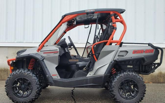 2018 Can-Am® Commander™ XT™ 1000R Brushed Aluminum & Can-Am Red