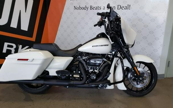 2018 Harley-Davidson Street Glide® Special