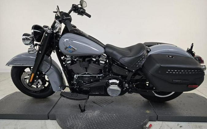 2026 Harley-Davidson® FLHC - Heritage Classic