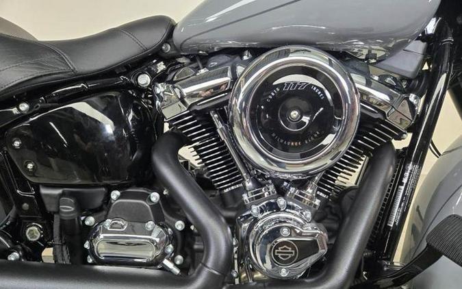 2026 Harley-Davidson® FLHC - Heritage Classic