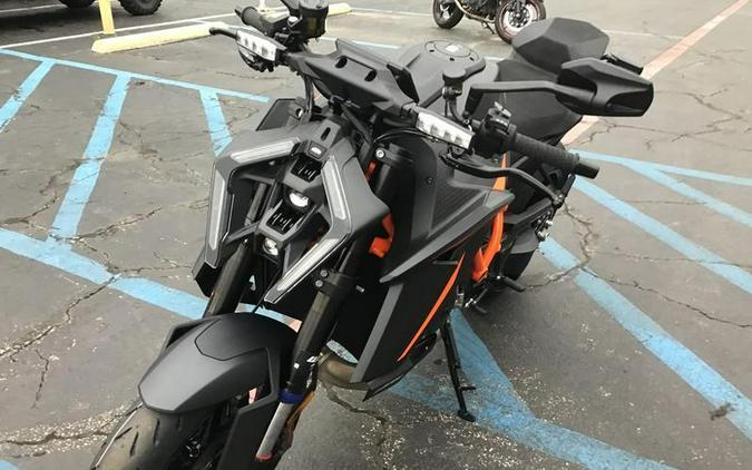 2026 KTM 1390 SUPER DUKE R