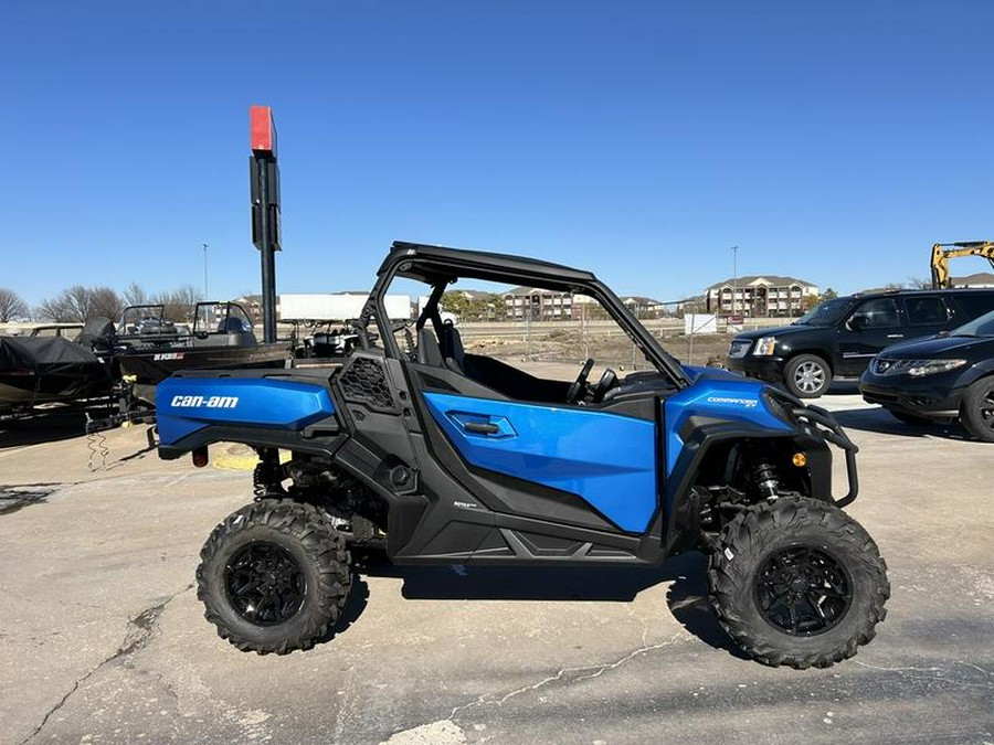 2023 Can-Am® Commander XT 700