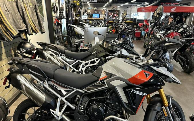 2025 Triumph Tiger 900 Rally Pro Ash Grey Intense Orange