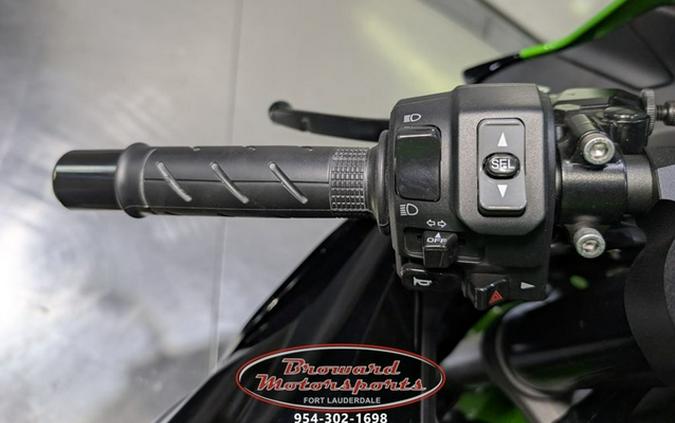 2024 Kawasaki Ninja ZX-6R Metallic Flat Spark Black/Ebony