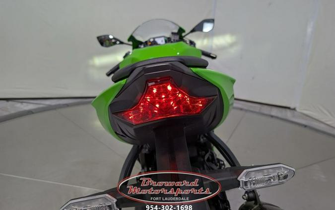 2024 Kawasaki Ninja ZX-6R Metallic Flat Spark Black/Ebony