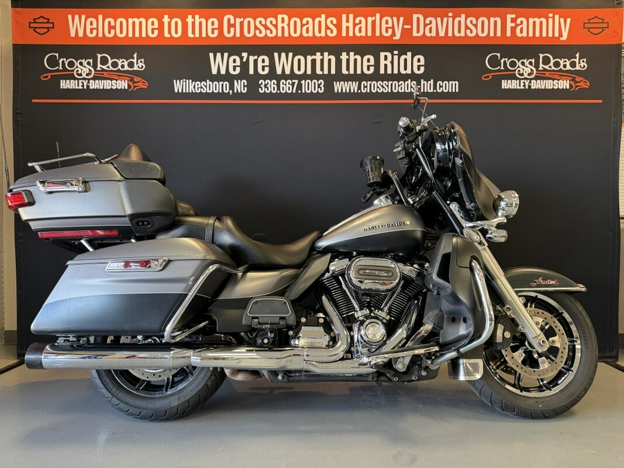 2017 Harley-Davidson® Ultra Limited Two-Tone Charcoal Denim/Black Denim