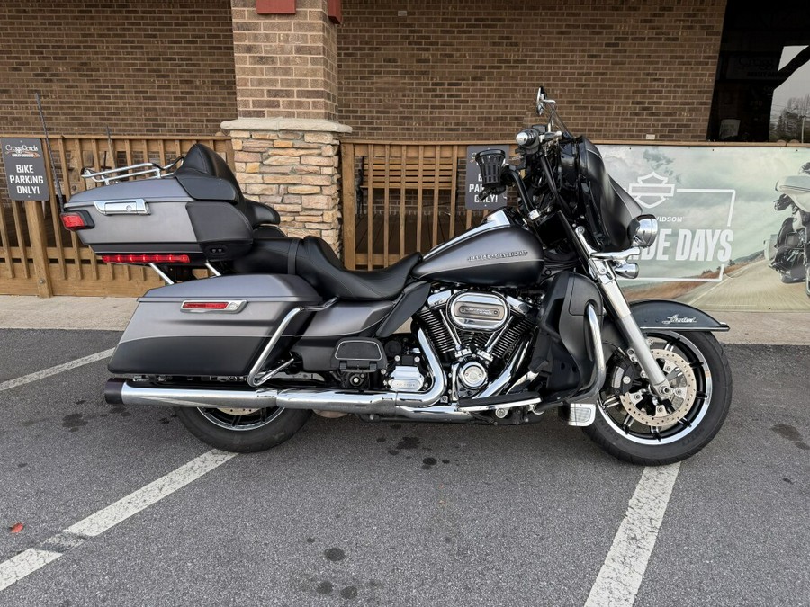 2017 Harley-Davidson® Ultra Limited Two-Tone Charcoal Denim/Black Denim