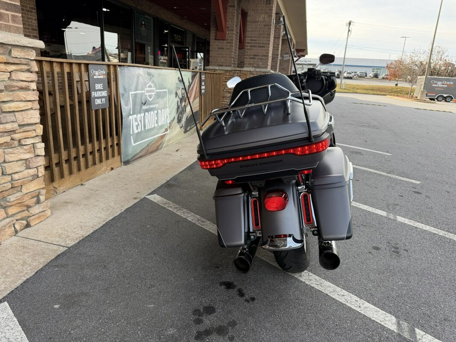 2017 Harley-Davidson® Ultra Limited Two-Tone Charcoal Denim/Black Denim