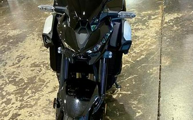2025 Kawasaki Z900 ABS Metallic Spark Black/Metallic Carbon Gray