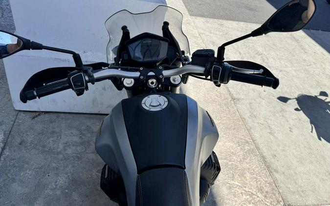 2022 Moto Guzzi V85 TT Centenario E5