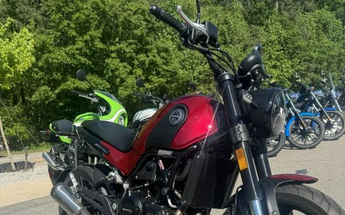 2021 Benelli Leoncino Review (15 Fast Facts for Retro Italian Aficionados)