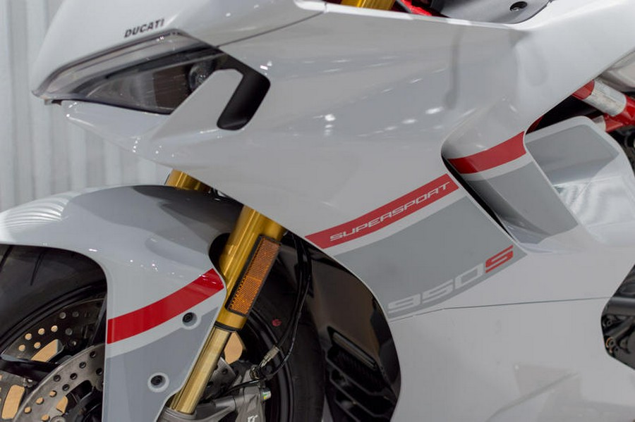 2024 Ducati Supersport 950 S White Stripe