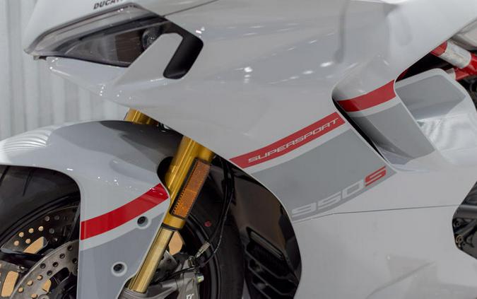 2024 Ducati Supersport 950 S White Stripe