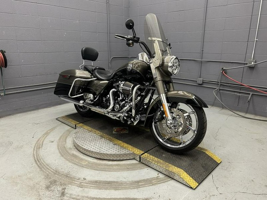 2014 Harley-Davidson® FLHRSE - CVO™ Road King®