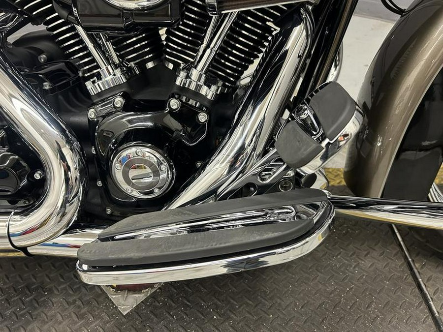 2014 Harley-Davidson® FLHRSE - CVO™ Road King®