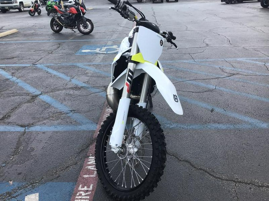 2025 HUSQVARNA TC300
