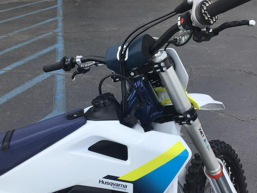 2025 HUSQVARNA TC300