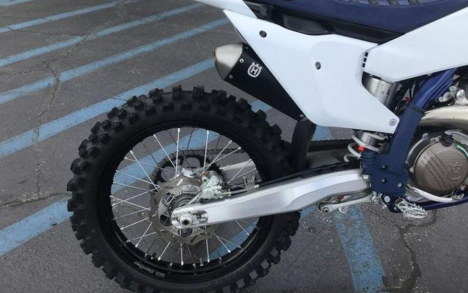 2025 HUSQVARNA TC300