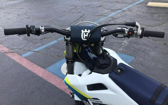 2025 HUSQVARNA TC300