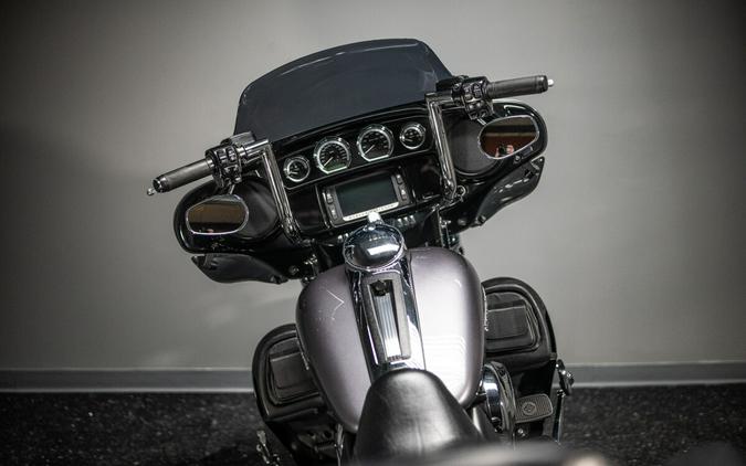 2014 Electra Glide® Ultra Limited (FLHTK)