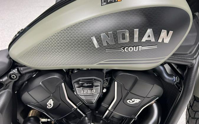 2026 Indian Scout Bobber Limited +Tech Moss Green Smoke