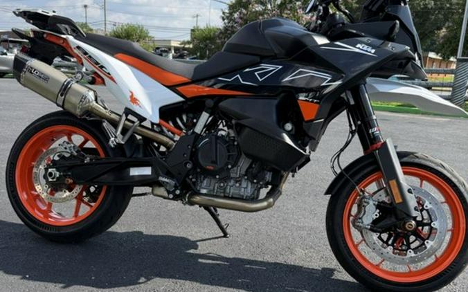 2024 KTM 890 SMT