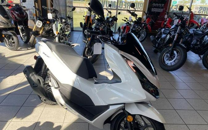 2022 Honda® PCX ABS