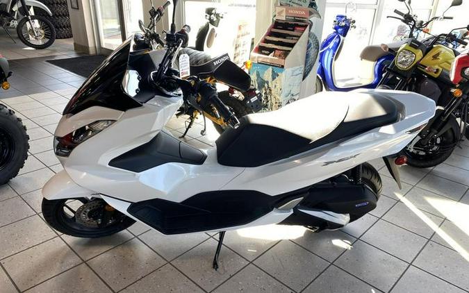 2022 Honda® PCX ABS