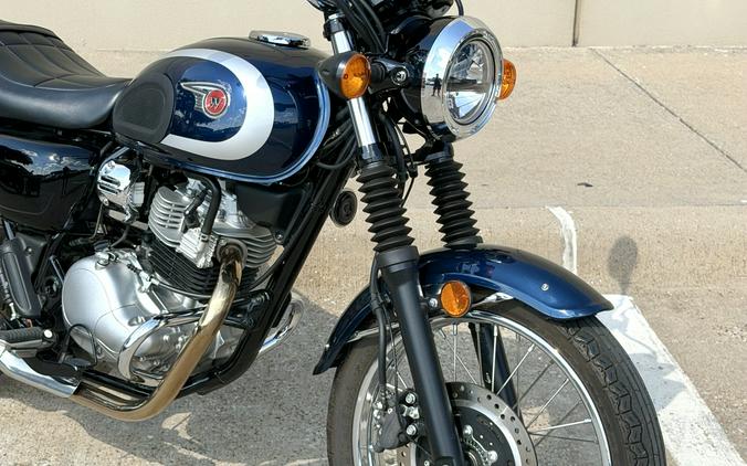 2025 Kawasaki W230 ABS