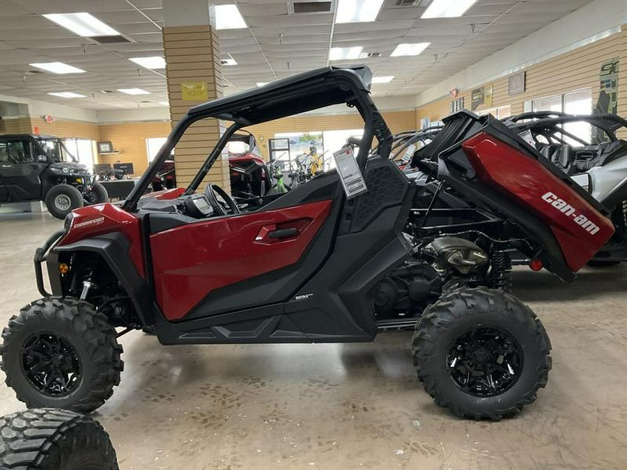 2024 Can-Am® Commander XT 700