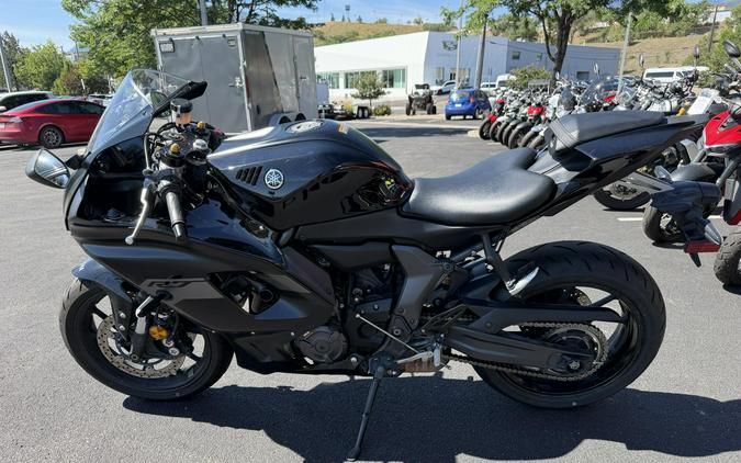 2025 Yamaha YZF-R7