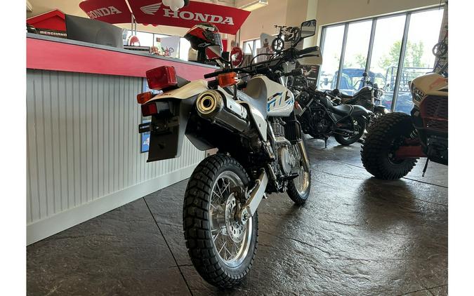 2026 DR650SEM6 - Suzuki
