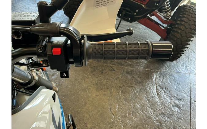 2026 DR650SEM6 - Suzuki