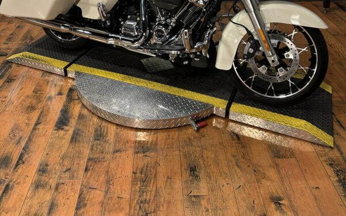 2022 Harley-Davidson® Road Glide® Special WHITE SAND PRL