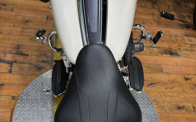 2022 Harley-Davidson® Road Glide® Special WHITE SAND PRL