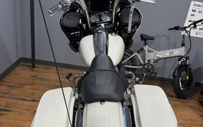 2022 Harley-Davidson® Road Glide® Special WHITE SAND PRL