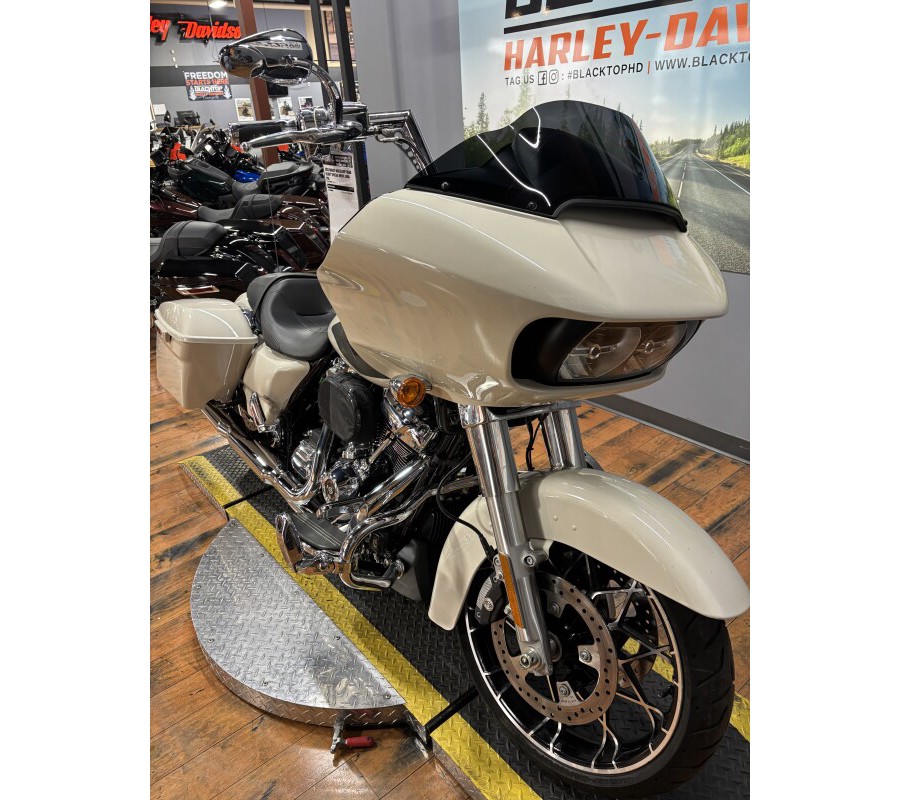 2022 Harley-Davidson® Road Glide® Special WHITE SAND PRL