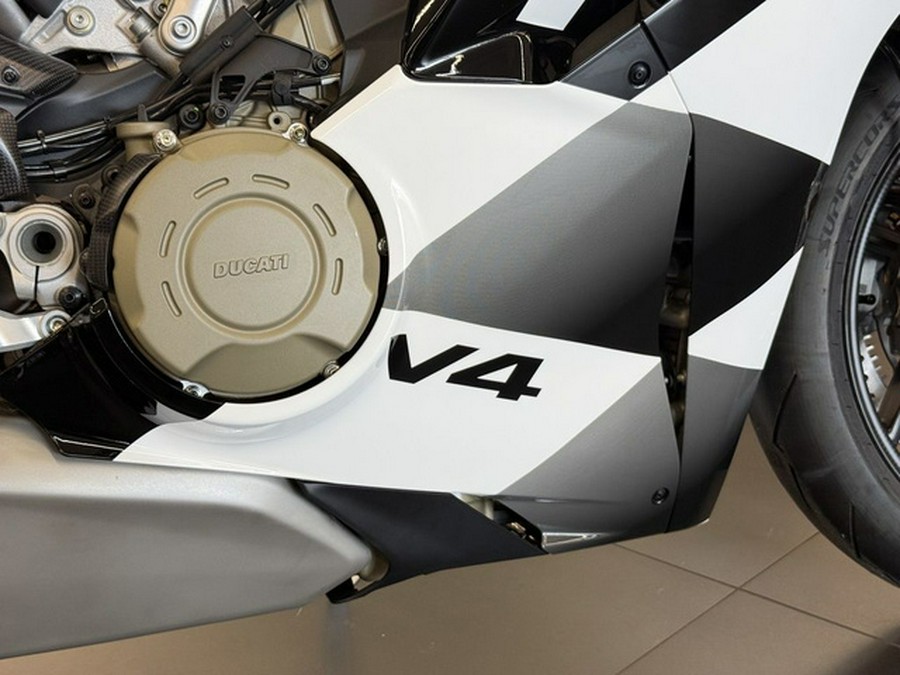 2025 Ducati Panigale V4 Tricolore