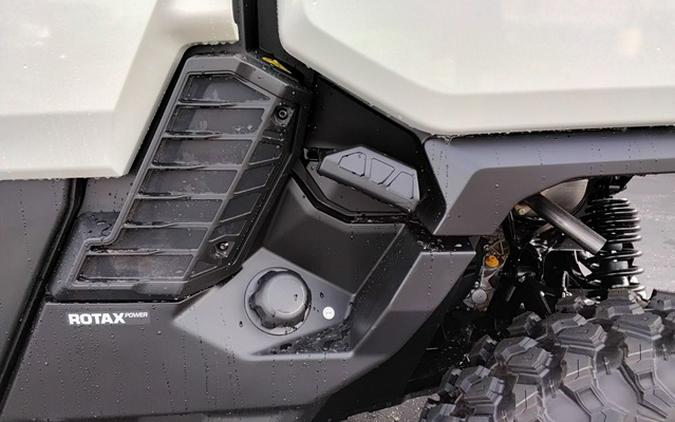 2026 Can-Am Defender MAX Limited HD11